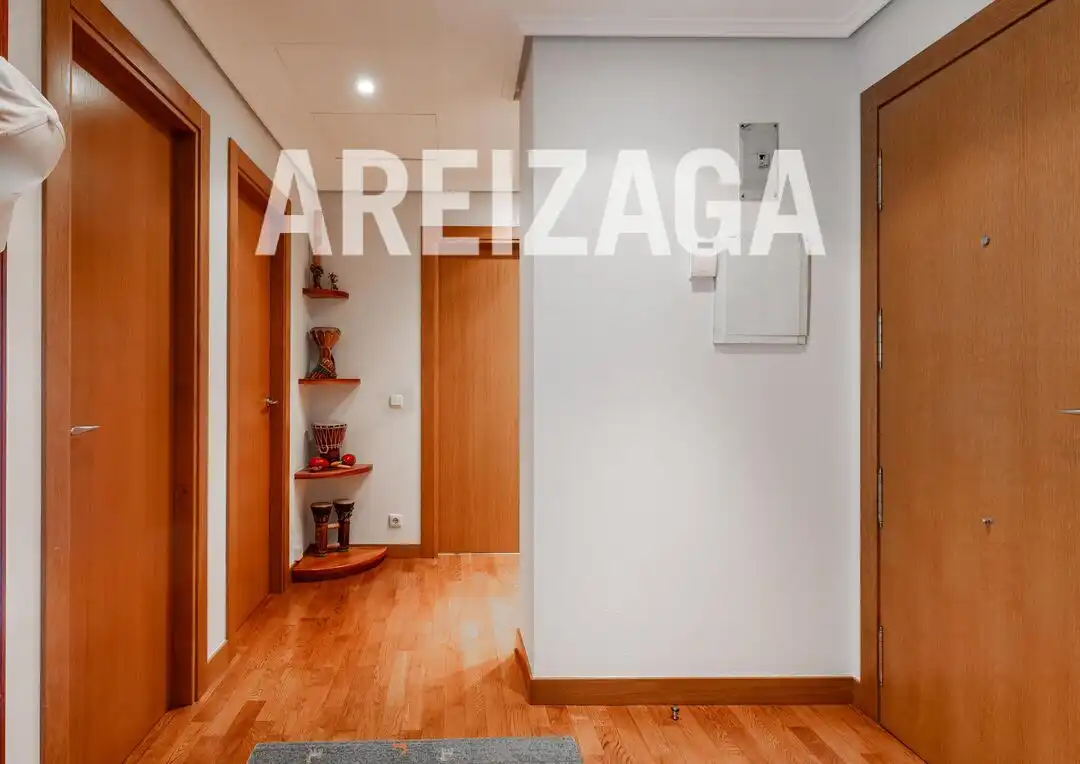 Piso en venta en Donostia - San Sebastián  con Calefacción, Terraza y Trastero