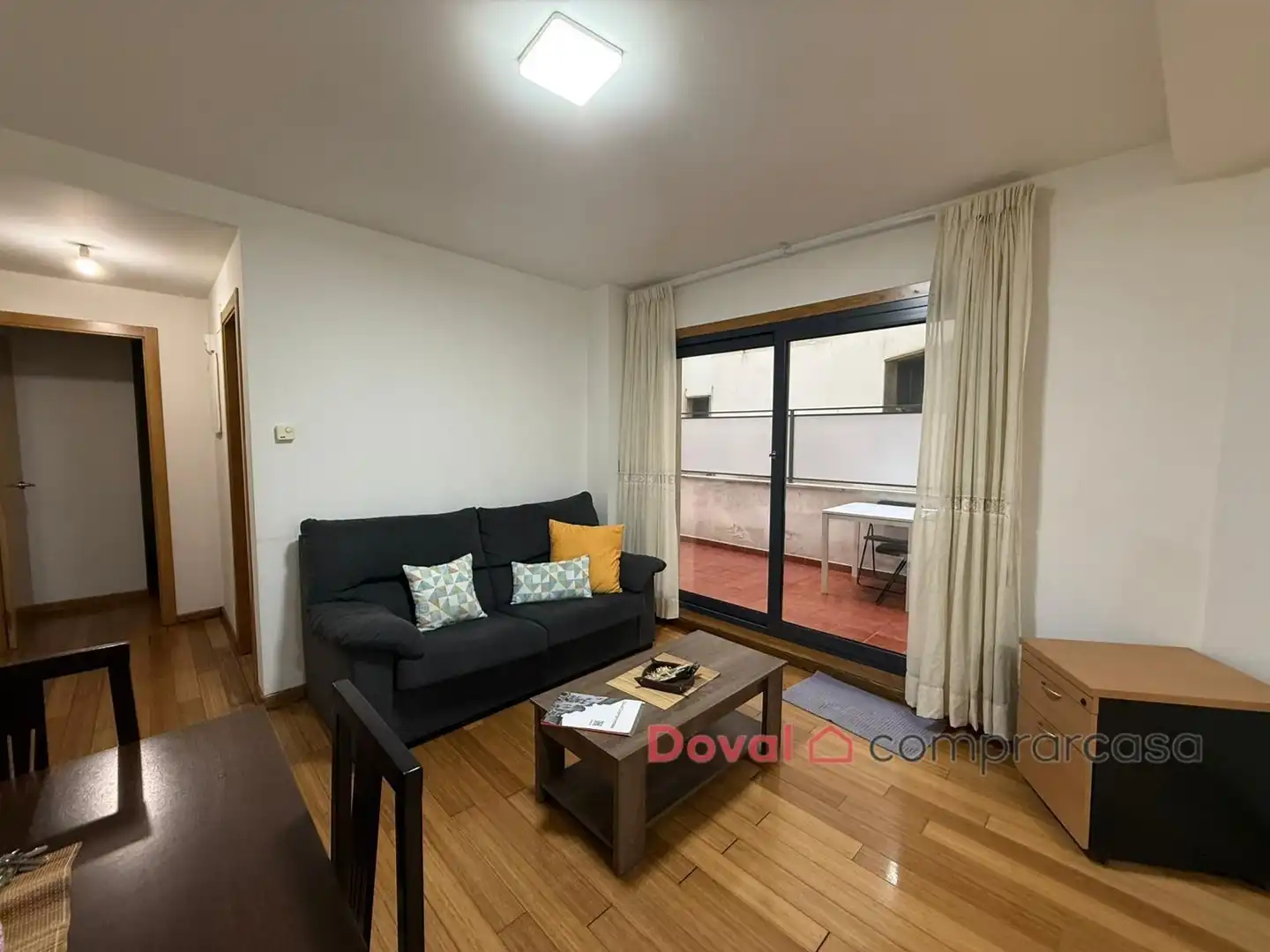 Sala de estar de Piso en venta en Ponteareas con Calefacción, Trastero y Amueblado
