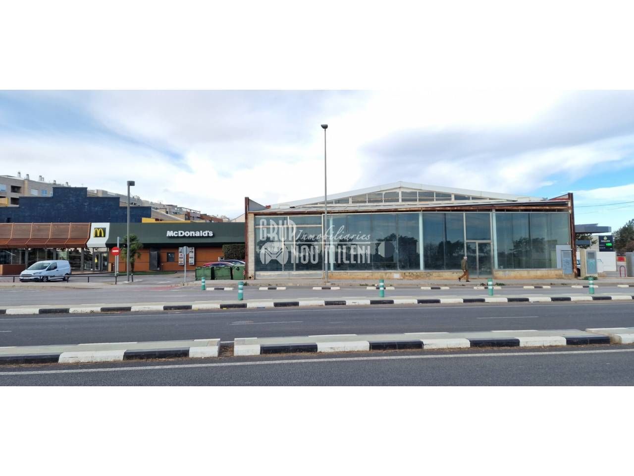 Exterior view of Industrial buildings to rent in Torrent