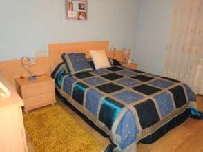 Bedroom of Flat to rent in Gijón   with Heating, Parquet flooring and Furnished