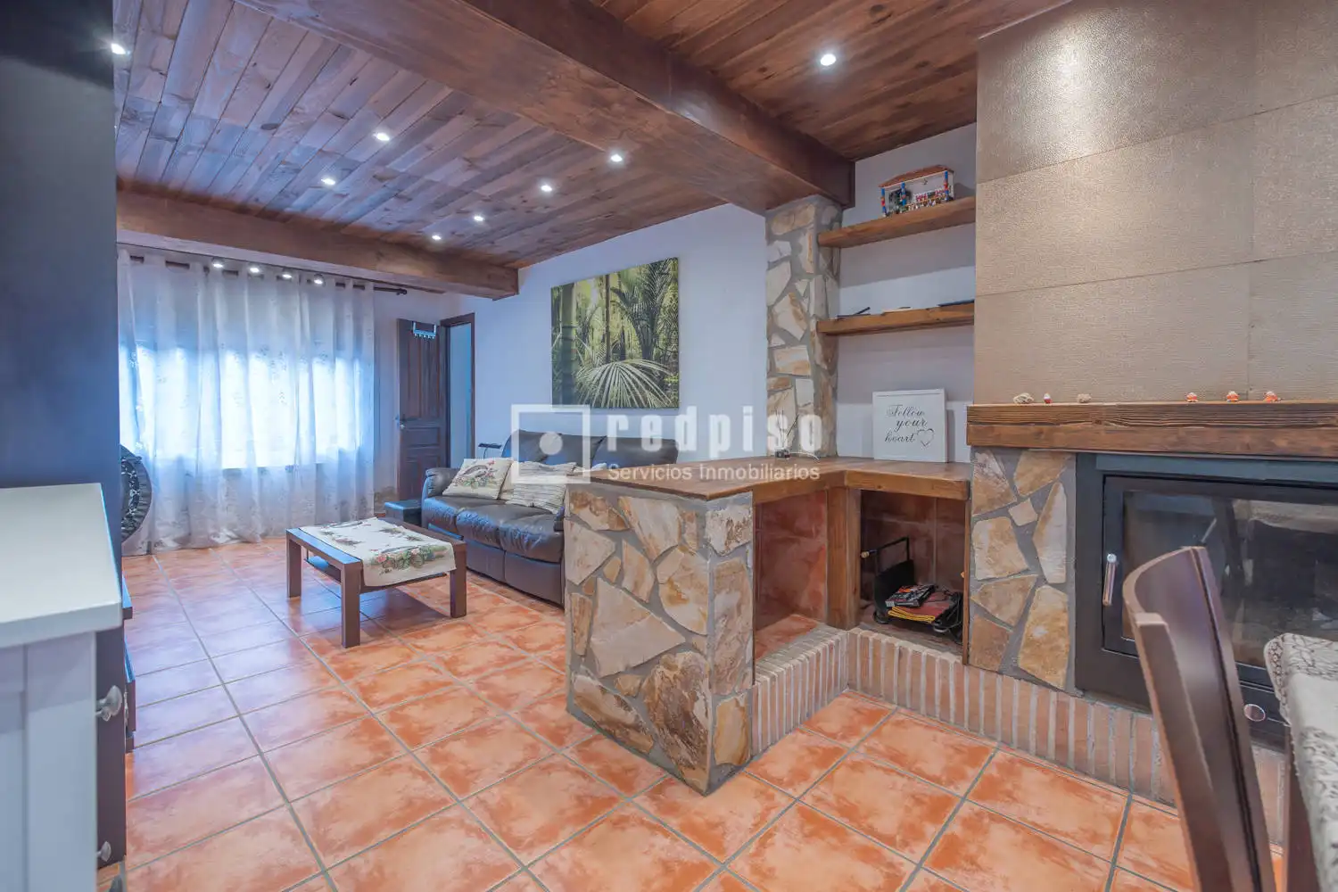 Sala d'estar de Casa o xalet en venda en Casarrubios del Monte amb Calefacció, Jardí privat i Terrassa