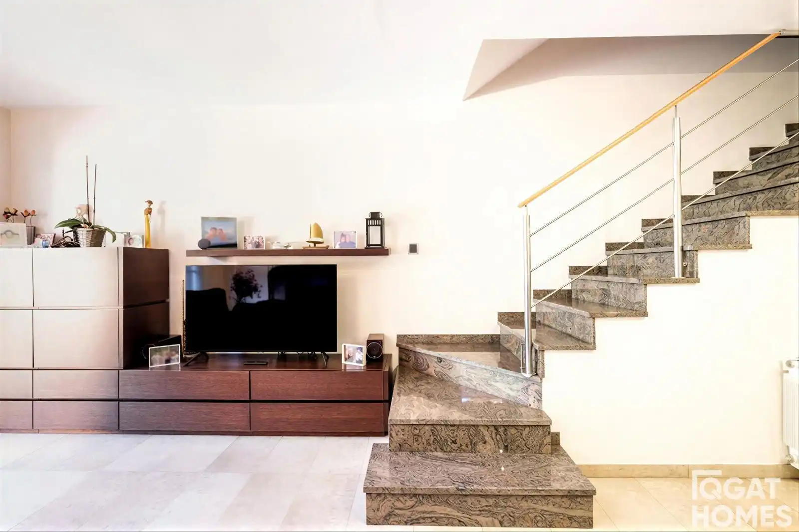 Sala d'estar de Casa adosada en venda en Sant Cugat del Vallès amb Aire condicionat, Calefacció i Terrassa