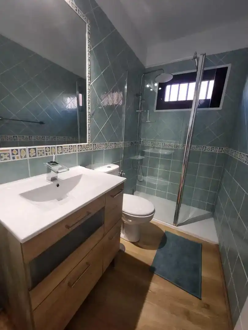 Badezimmer von Wohnung zur Miete in Adeje mit Klimaanlage