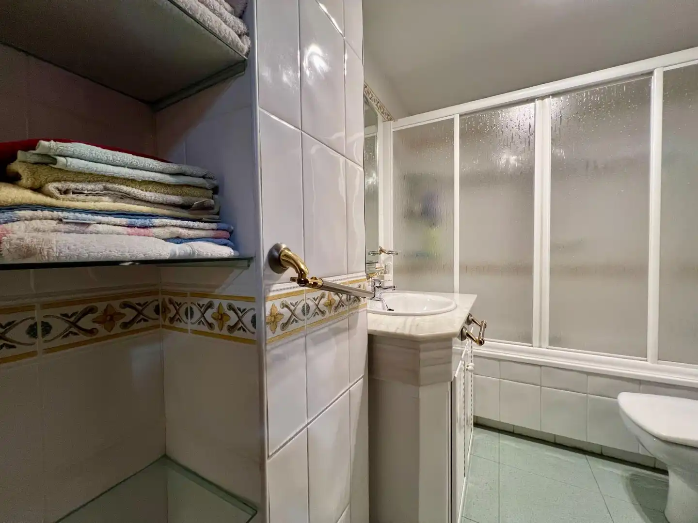 Badezimmer von Wohnung zum Verkauf in Córdoba mit Klimaanlage, Privatgarten und Terrasse