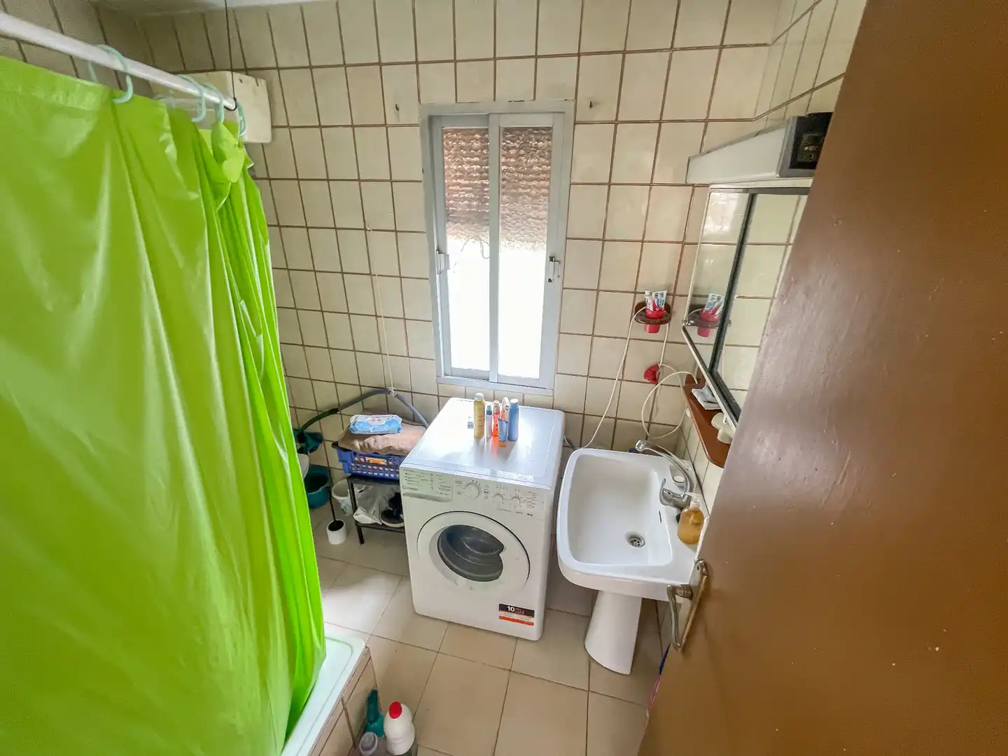 Bany de Casa o xalet en venda en Villa de Otura amb Jardí privat, Terrassa i Piscina