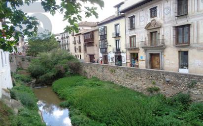 Vista exterior de Pis en venda en  Granada Capital amb Calefacció i Moblat