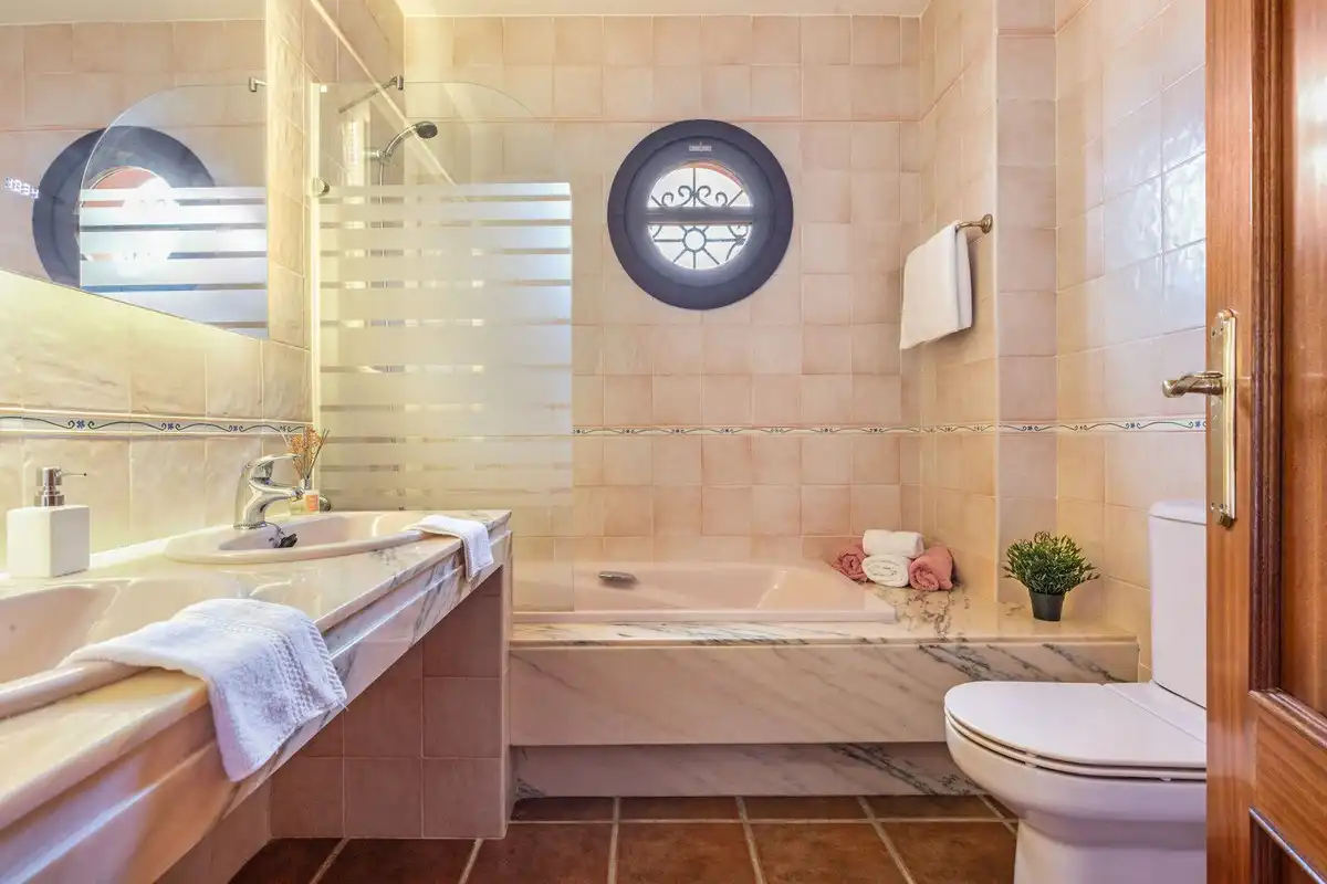 Chalet con piscina en venta en Calle Benahavis, imagen 22