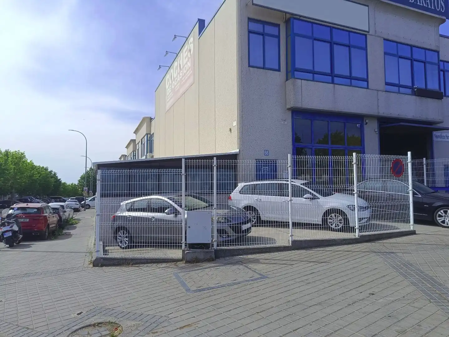 Parking de Local de alquiler en Arroyomolinos (Madrid) con Amueblado, Internet y Alarma