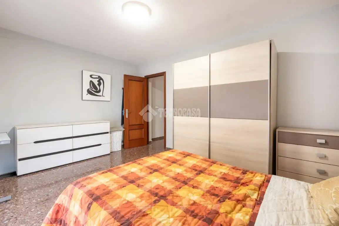 Bedroom of Houses for sale in Valencia  with Air Conditioner, Terrace and Balcony