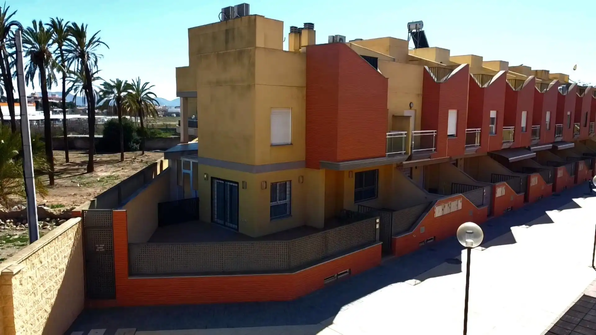 Vista exterior de Casa adosada en venta en Cartagena con Aire acondicionado, Jardín privado y Terraza