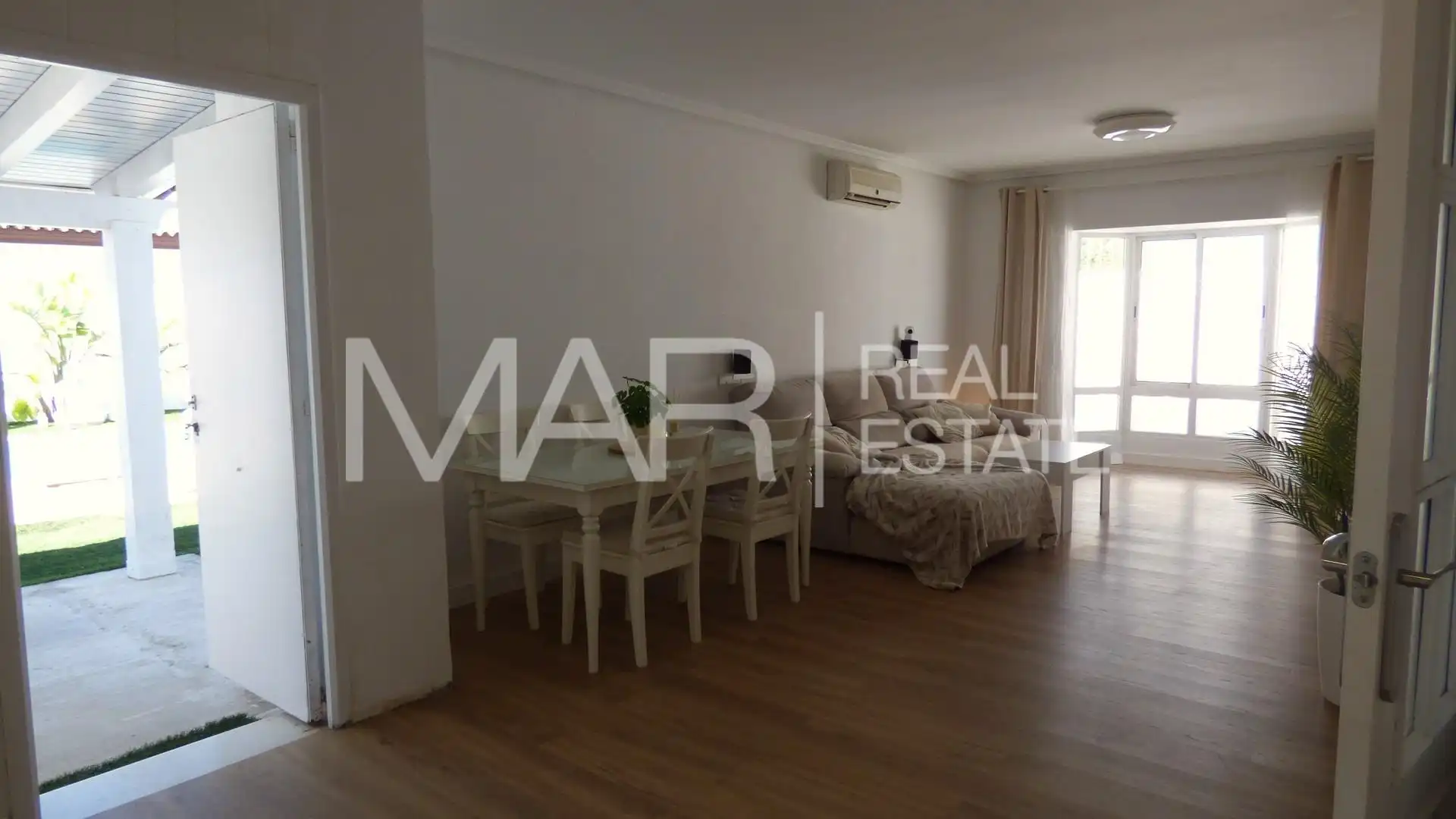 Exterior view of Houses for sale in Chiclana de la Frontera