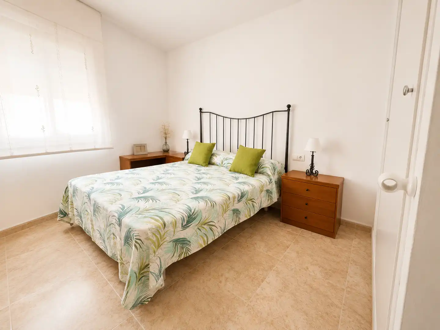 Schlafzimmer von Wohnungen zur Miete in Palamós mit Klimaanlage, Heizung und Möbliert