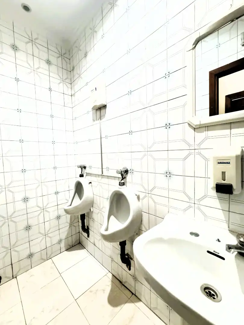 Bathroom of Commercial properties for rent in Centro
