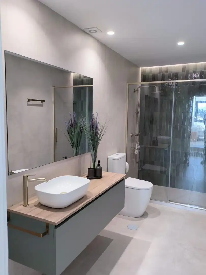 Bathroom of Flat for rent in Marbella  with Air Conditioner, Heating and Terrace