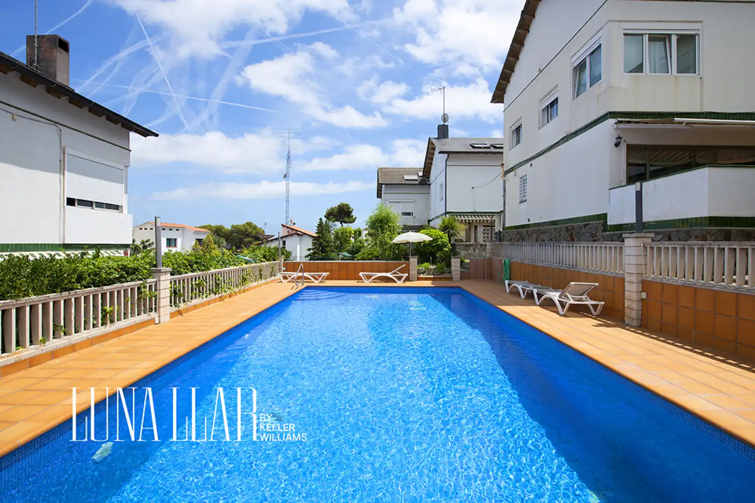 Piscina de Casa adosada en venda en Castelldefels amb Calefacció, Jardí privat i Traster