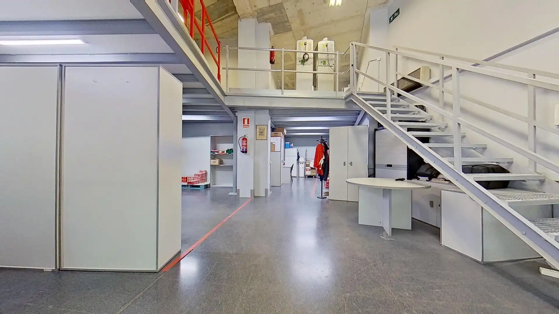 Local comercial en venda a Carrer MERCE RODOREDA, imagen 4
