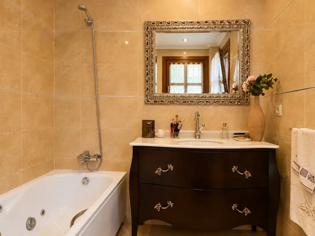 Baño de Casa o chalet en venta en Ribadedeva con Calefacción, Jardín privado y Terraza