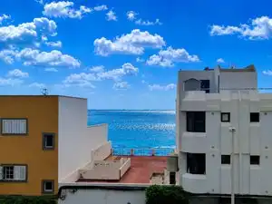 Vista exterior de Piso de alquiler en Telde con Trastero, Amueblado y Balcón
