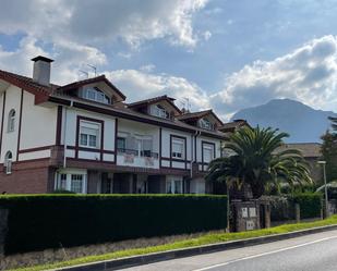 Exterior view of Single-family semi-detached for sale in Izurtza  with Heating, Private garden and Terrace