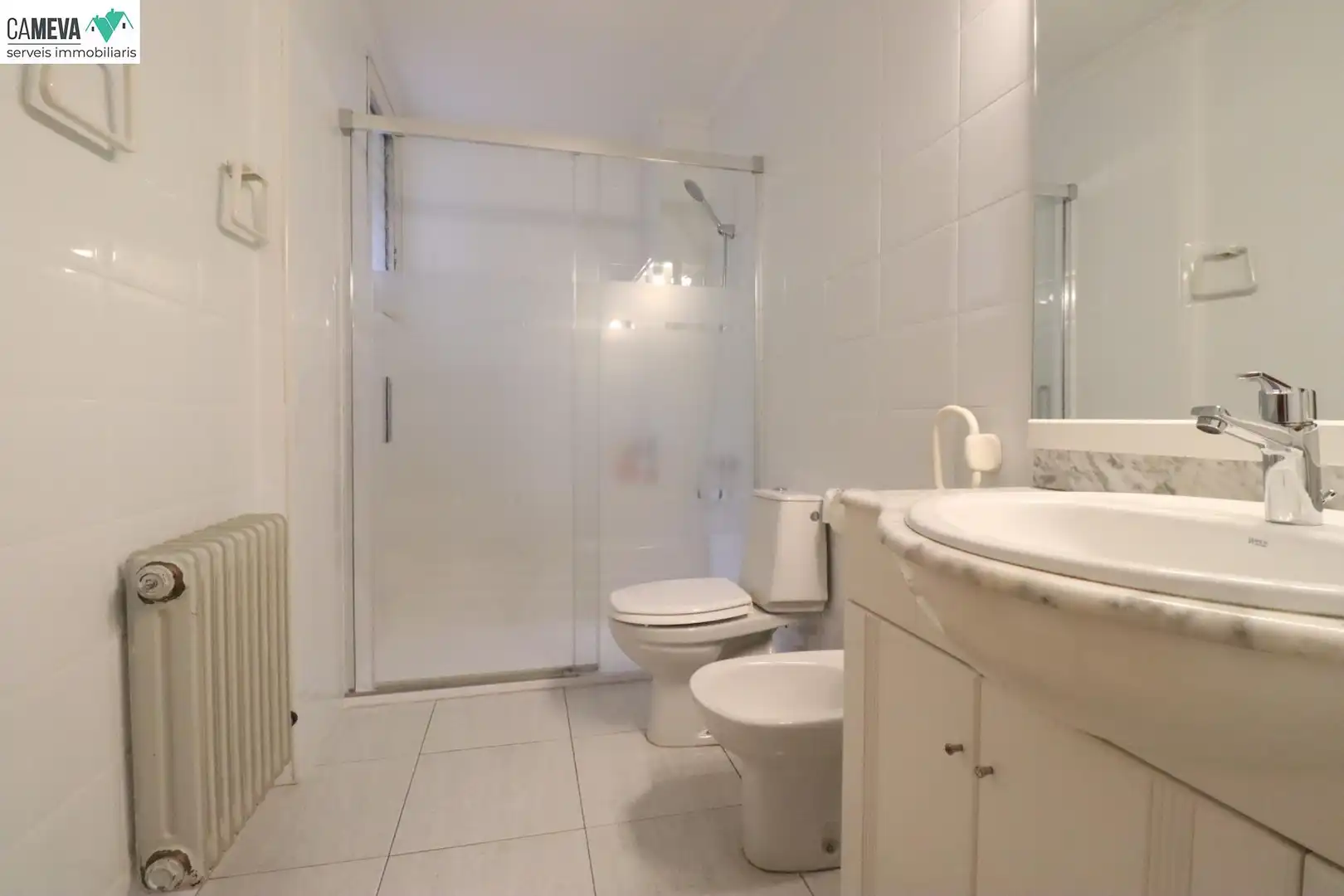 Baño de Planta baja en venta en Sabadell con Aire acondicionado, Calefacción y Terraza