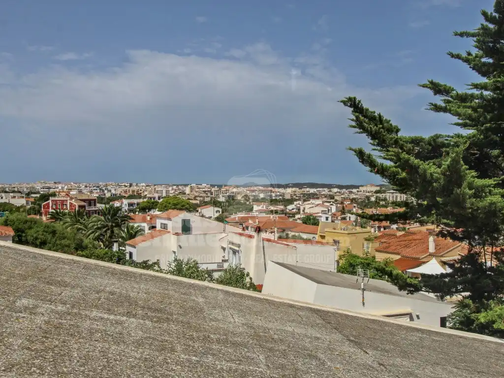 Vista exterior de Casa o xalet en venda en Es Castell amb Aire condicionat, Calefacció i Jardí privat