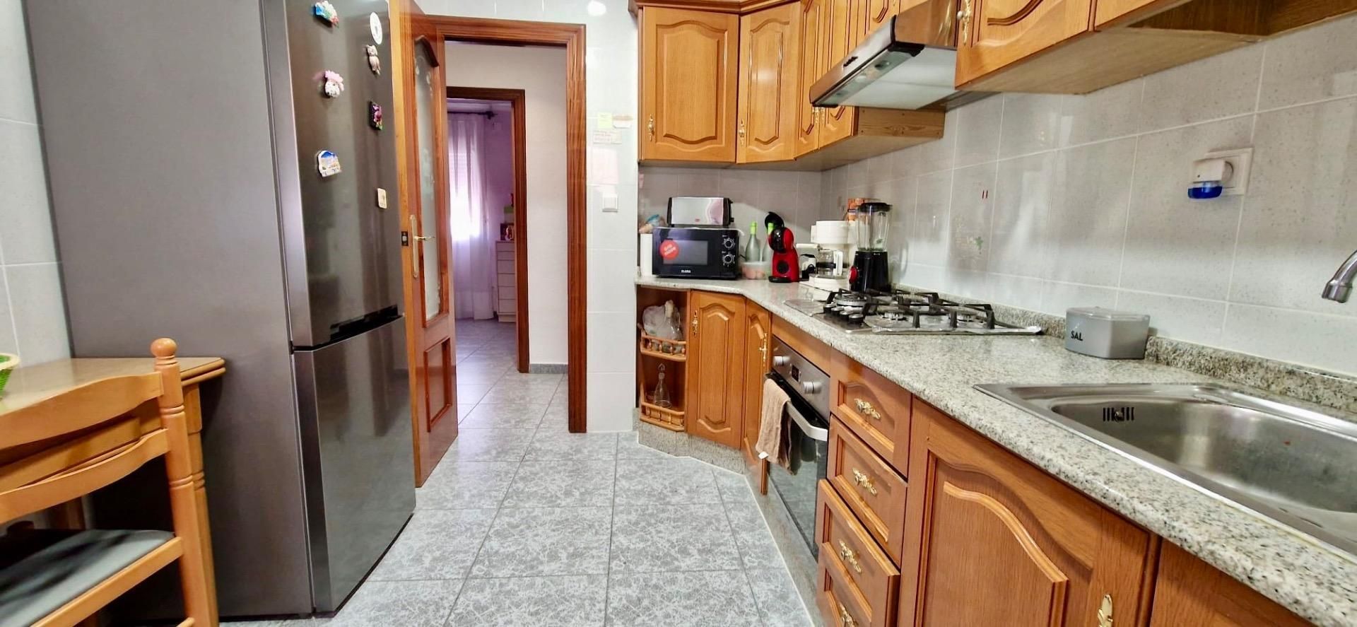 Cocina de Piso en venta en Elche / Elx con Aire acondicionado, Trastero y Balcón