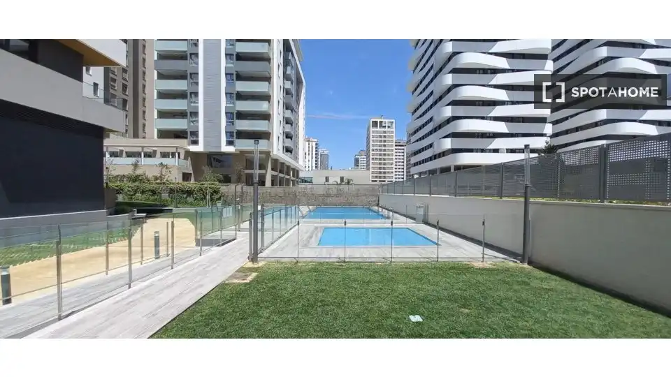 Piscina de Piso de alquiler en Valencia con Aire acondicionado, Calefacción y Amueblado