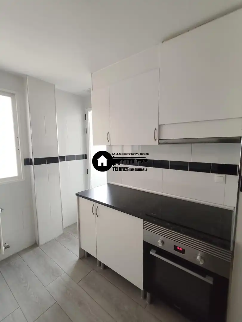 Cocina de Piso en venta en Albacete con Calefacción, Trastero y Balcón
