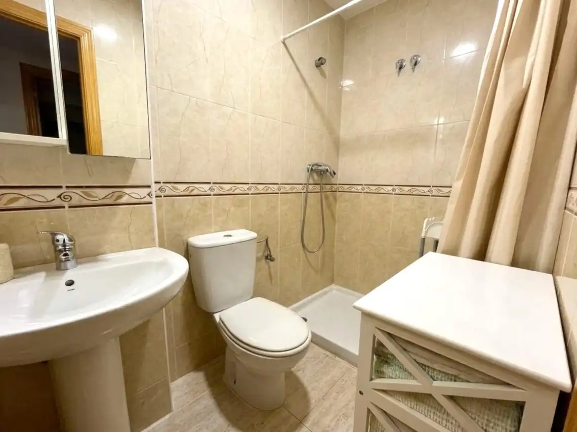 Badezimmer von Maisonette zum Verkauf in Centro