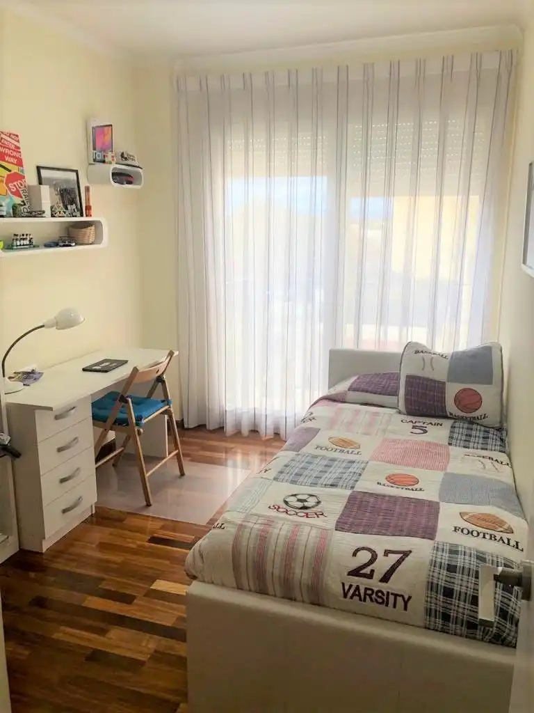 Bedroom of Flat for rent in Valterna