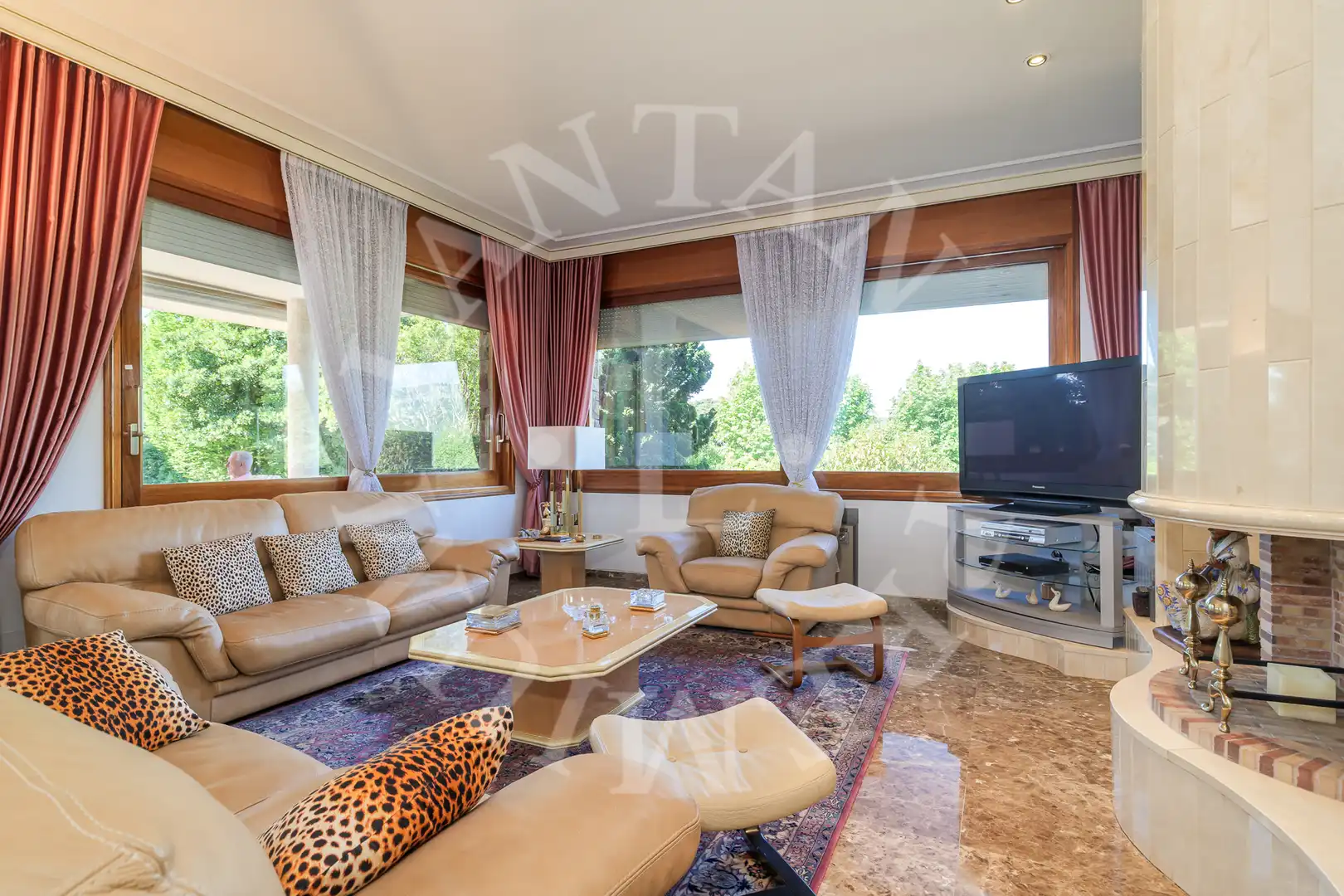 Sala de estar de Casa o chalet en venta en La Garriga con Aire acondicionado, Calefacción y Jardín privado