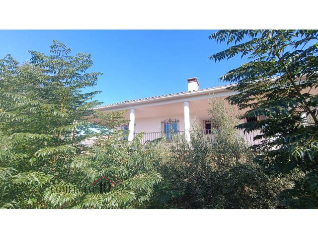 Casa-chalet en Venta en Garciaz