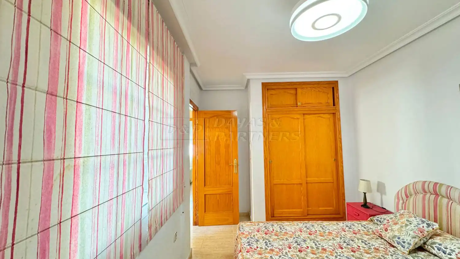 Dormitori de Casa adosada en venda en Orihuela amb Jardí privat, Terrassa i Piscina comunitària