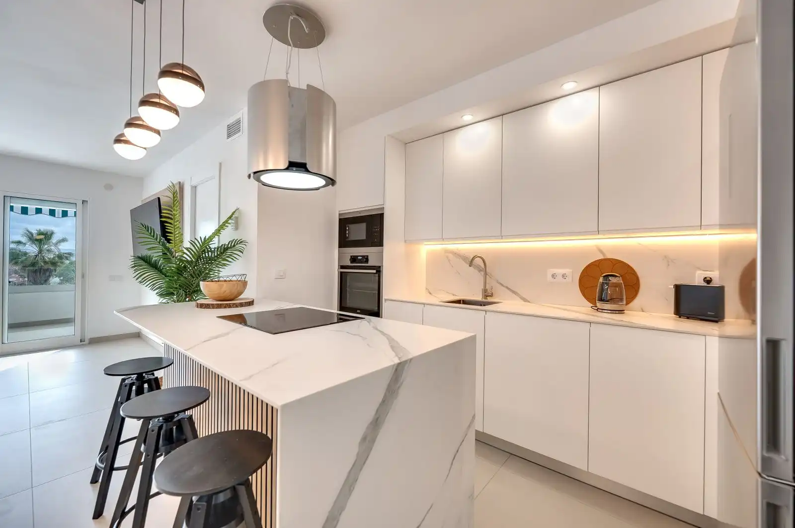 Cuina de Apartament en venda en Marbella amb Terrassa, Traster i Moblat