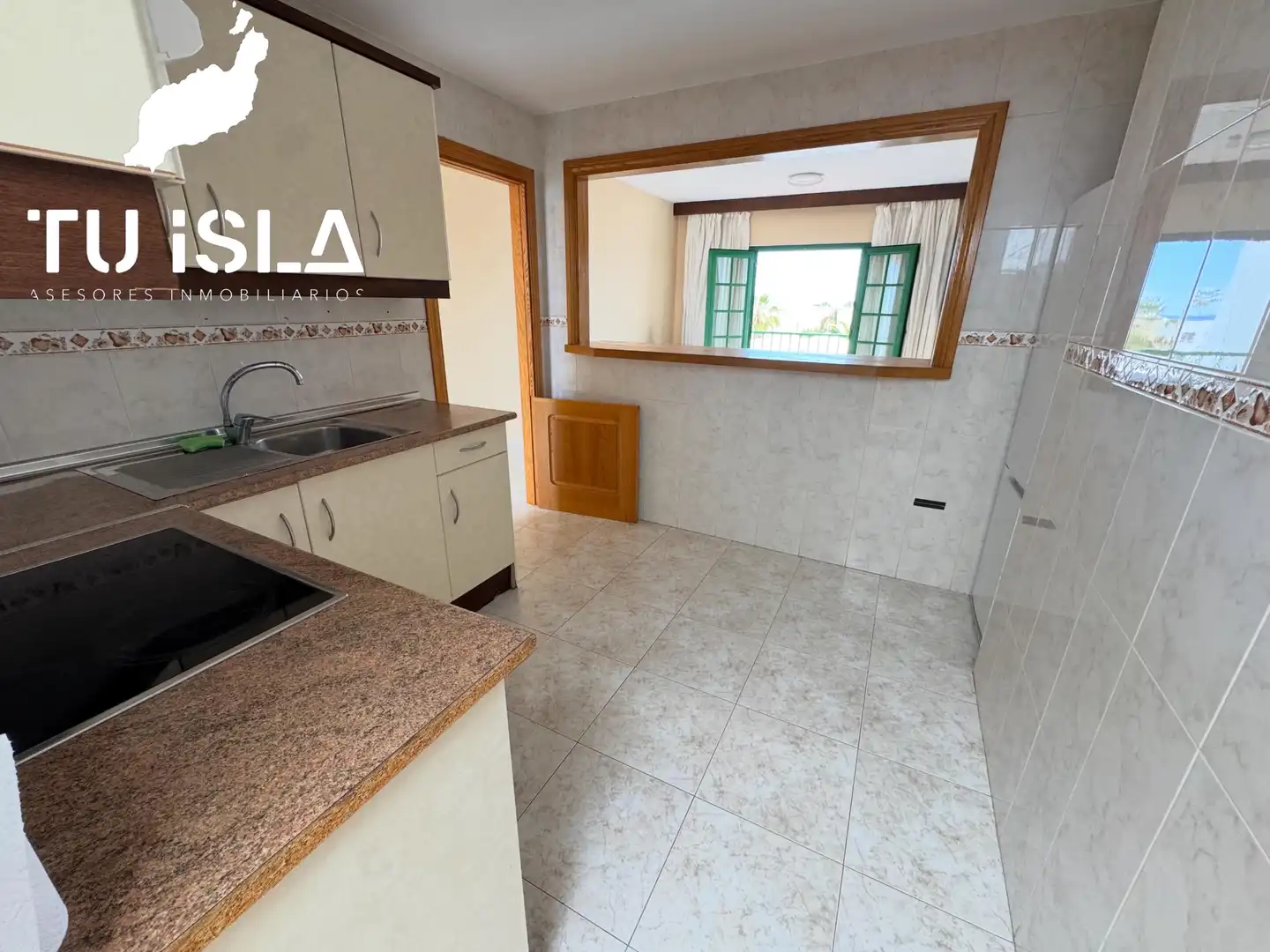 Cocina de Piso en venta en Teguise con Terraza y Piscina comunitaria