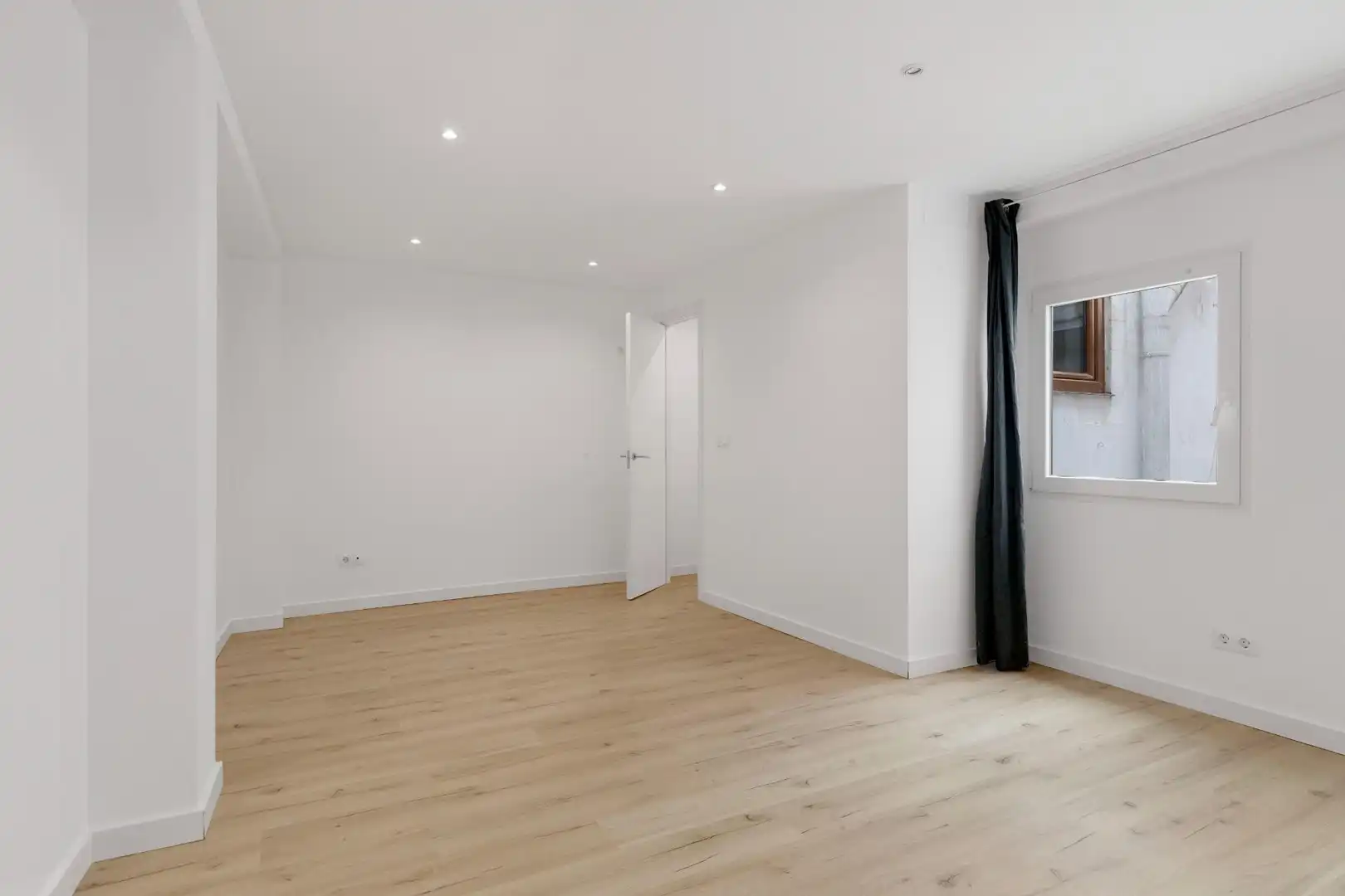Dormitori de Pis en venda en Valencia amb Balcó