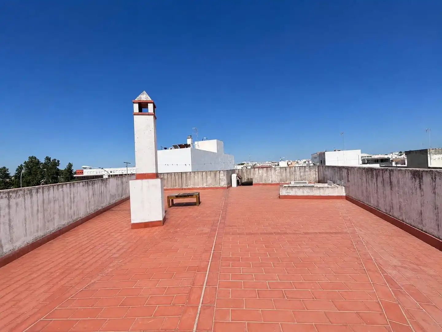 Vista exterior de Piso en venta en Los Palacios y Villafranca