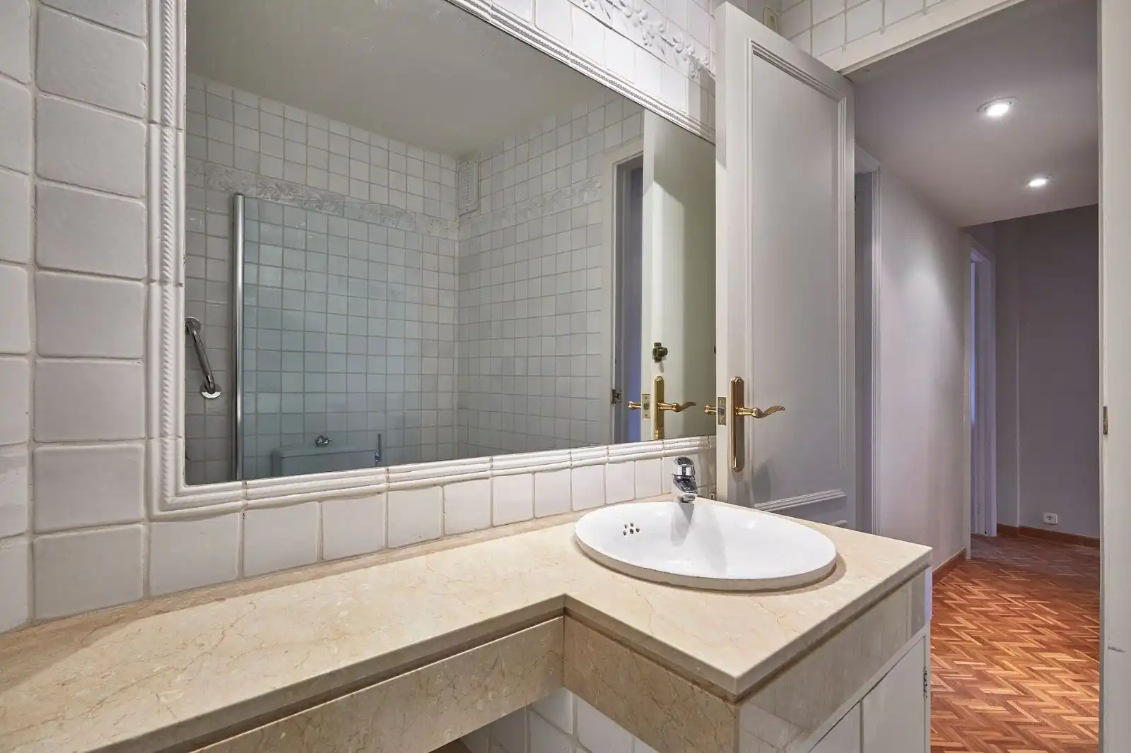 Piso con terraza en venta en Carrer del Pintor Marià Andreu, imagen 10