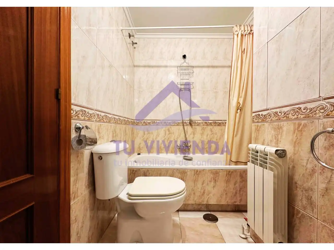 Baño de Piso de alquiler en Valladolid con Calefacción, Terraza y Trastero