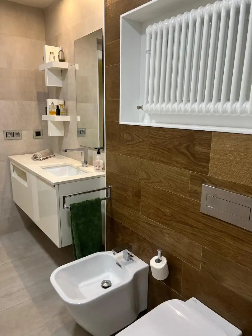 Baño de Piso en venta en Castellón de la Plana / Castelló de la Plana con Aire acondicionado, Calefacción y Amueblado