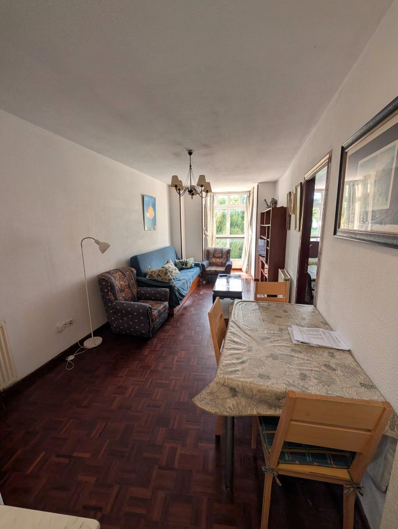 Sala d'estar de Apartament en venda en Santander amb Calefacció