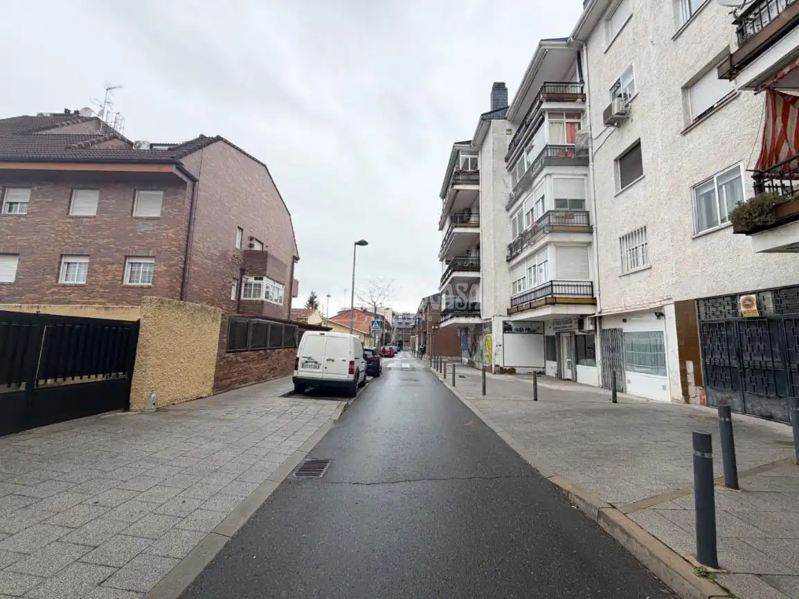 Vista exterior de Pis en venda en Collado Villalba amb Calefacció
