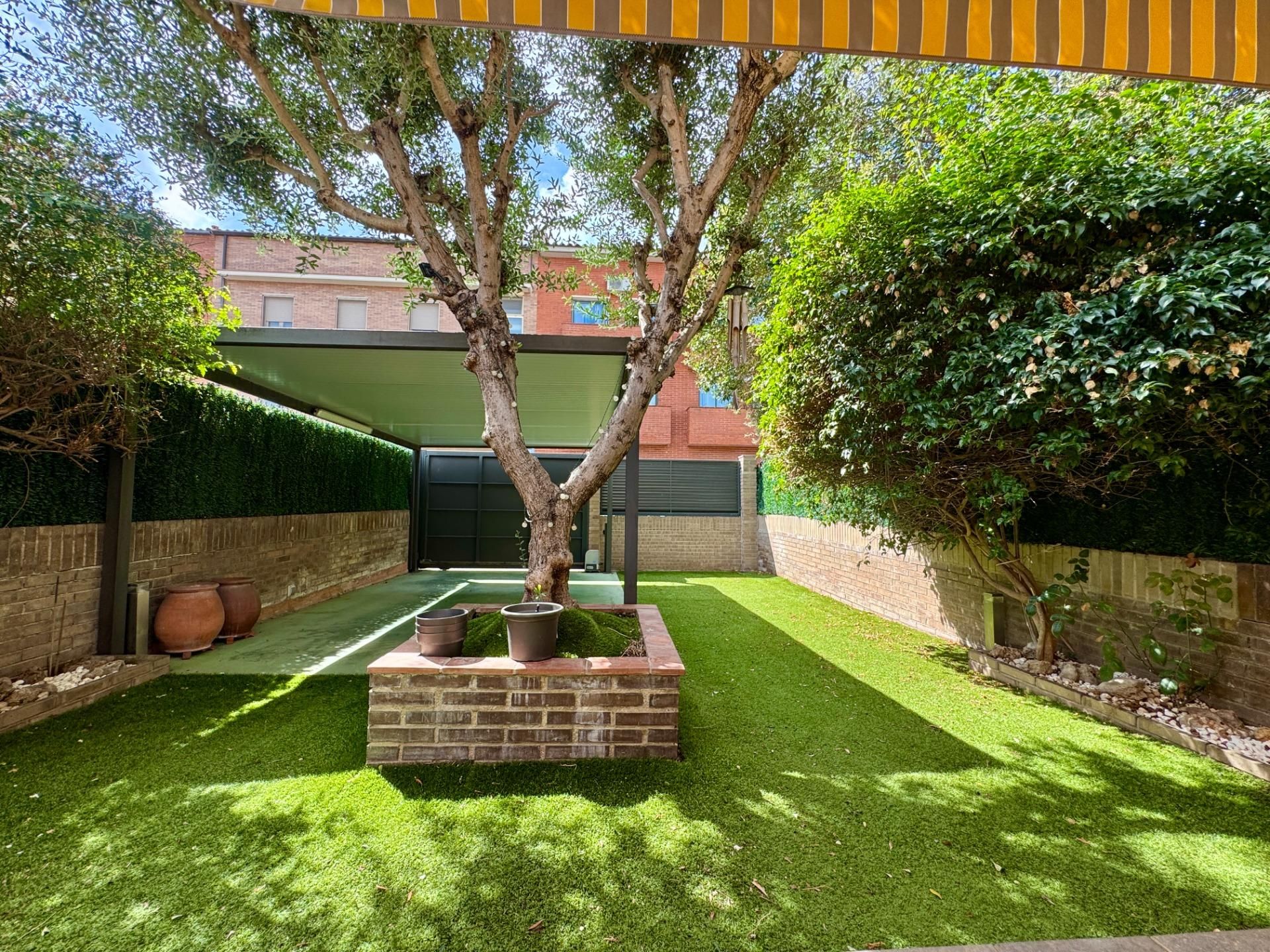 Garden of Single-family semi-detached for sale in Granollers  with Air Conditioner, Heating and Terrace