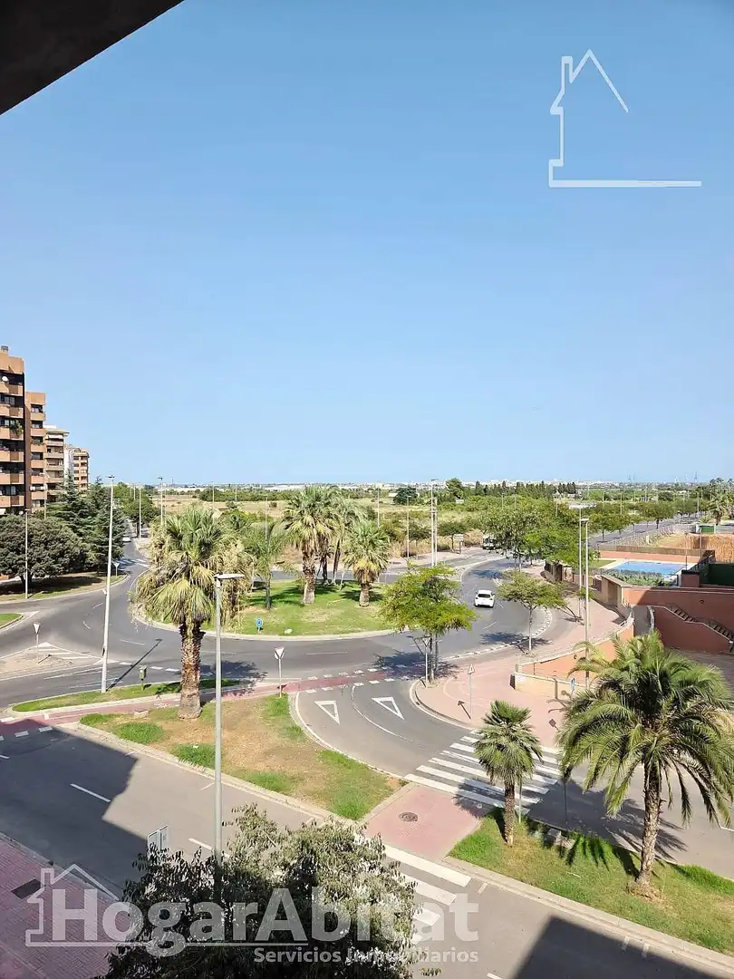 Vista exterior de Pis en venda en Castellón de la Plana / Castelló de la Plana amb Aire condicionat, Calefacció i Jardí privat