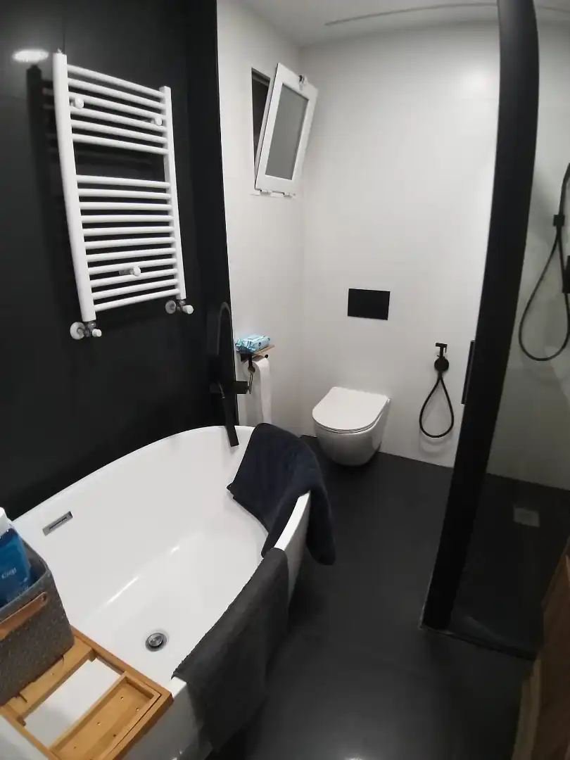 Bathroom of Flat for sale in Mataró  with Air Conditioner, Heating and Oven