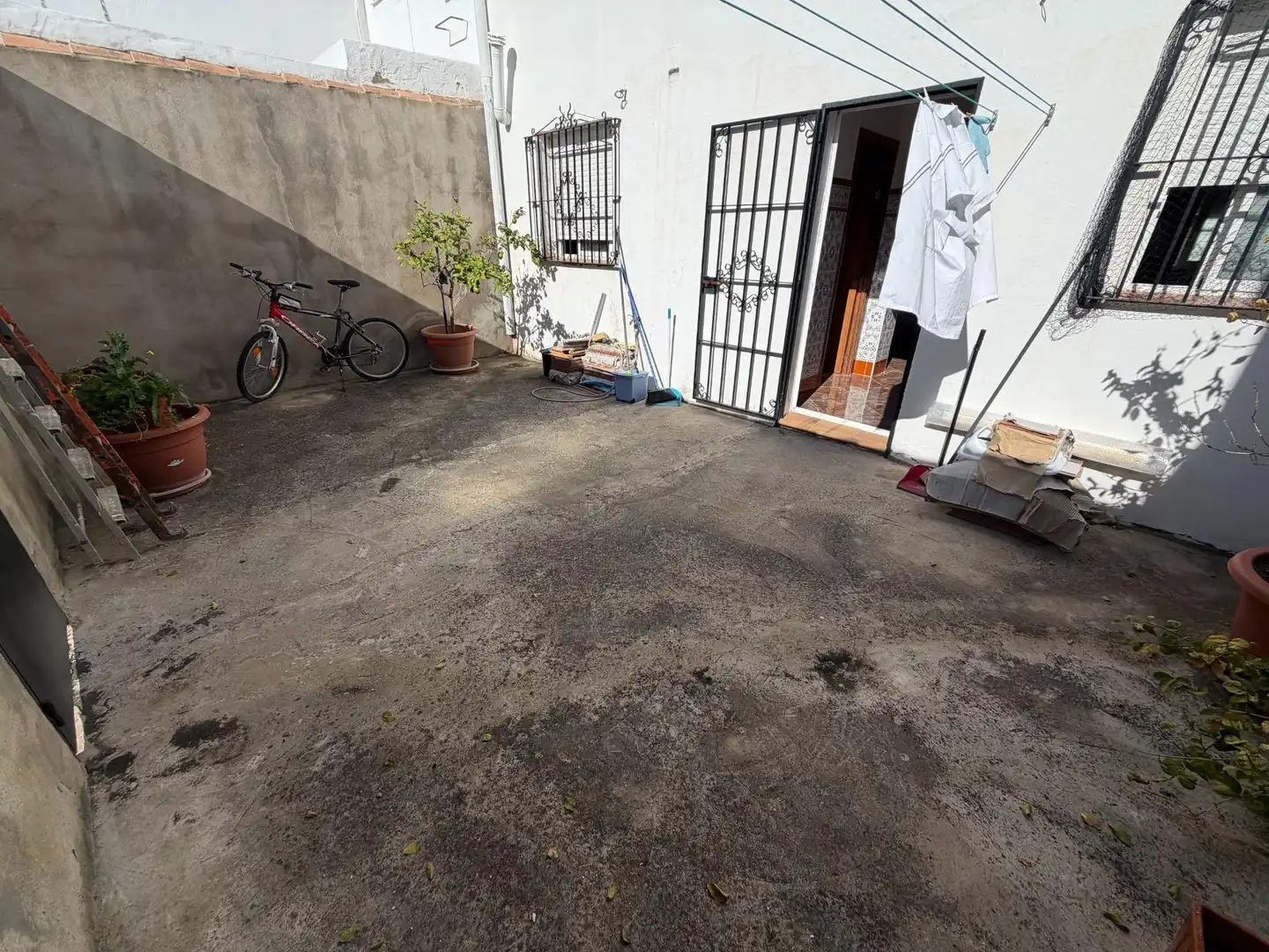 Parking of Detached homes for sale in San Fernando  with Air Conditioner and Balcony