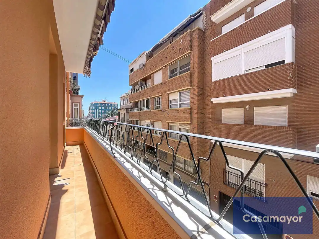 Piso con ascensor en venta en Calle Sargento Vaillo