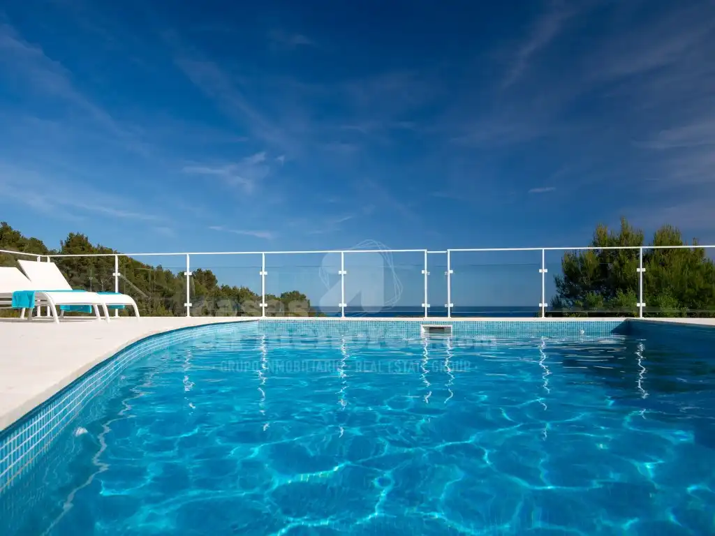 Piscina de Casa o xalet en venda en Es Migjorn Gran amb Terrassa i Piscina