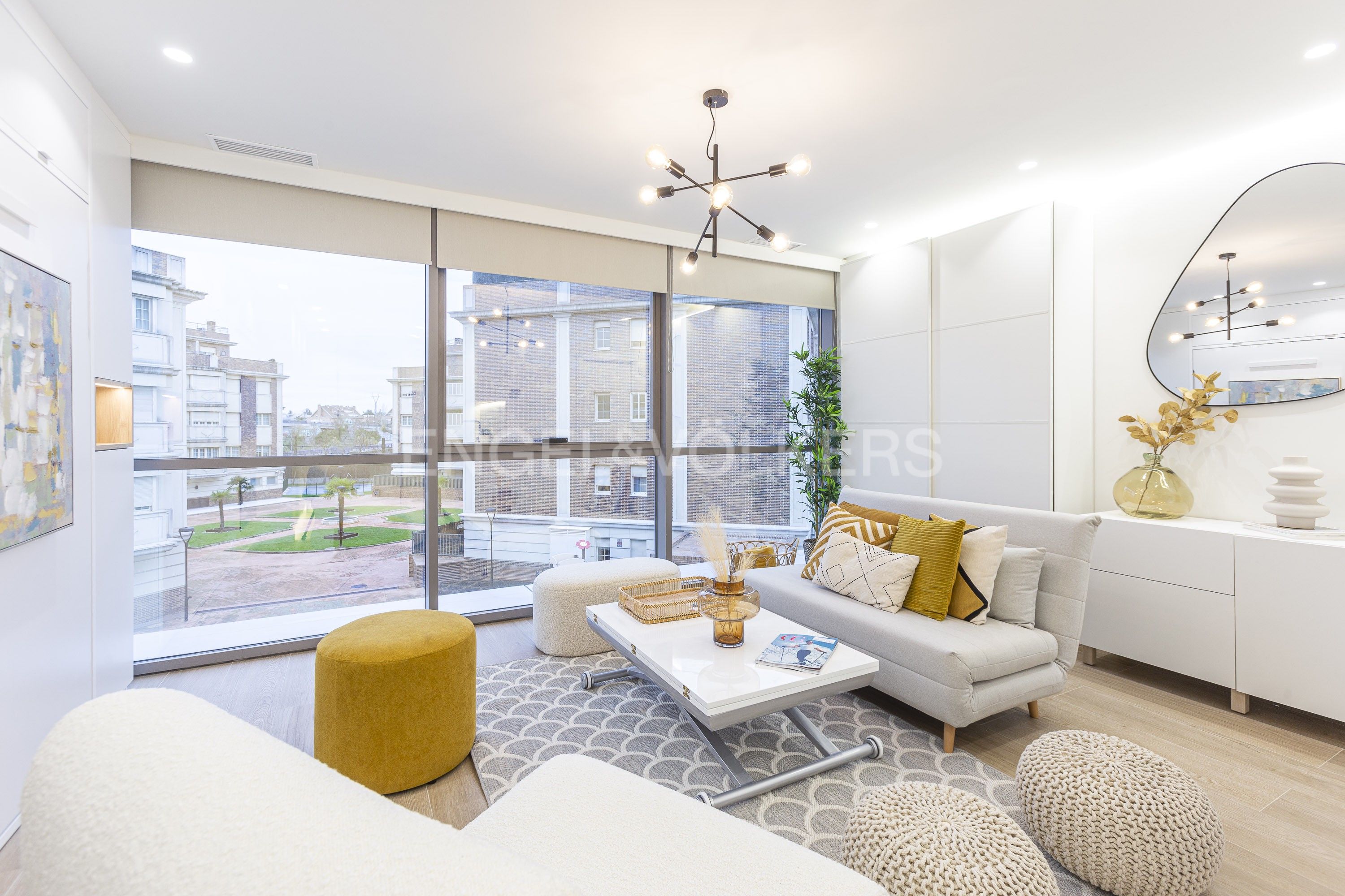 Living room of Apartment to rent in  Madrid Capital  with Air Conditioner, Heating and Swimming Pool