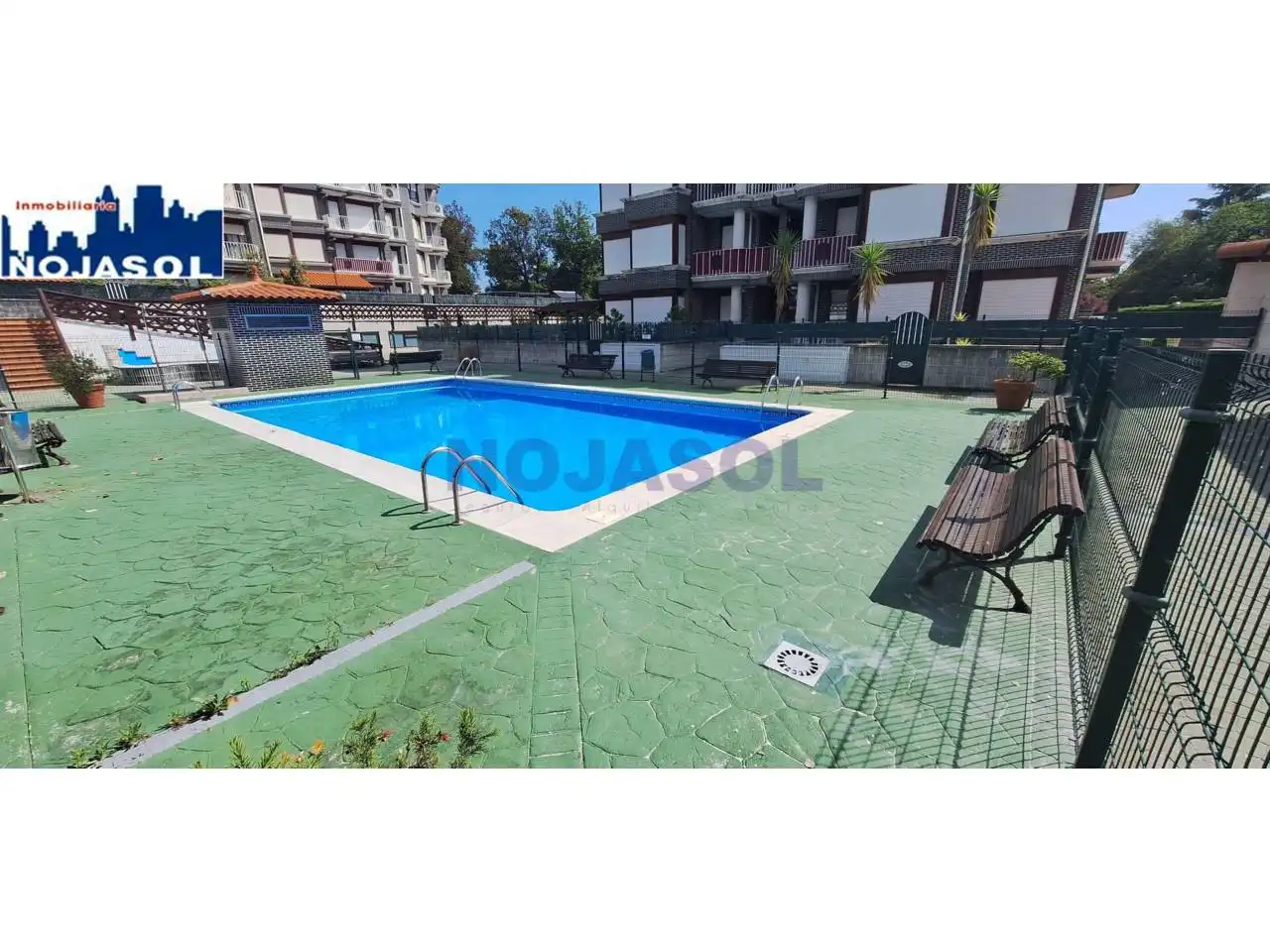 Piscina de Apartamento de alquiler en Noja con Calefacción, Terraza y Amueblado